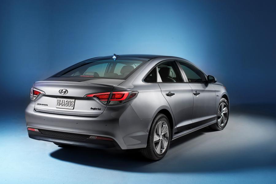  Hyundai Sonata PHEV 2015 года  (фото 2 из 35)